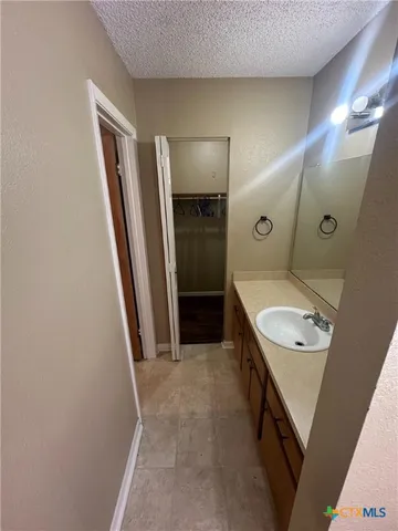 $1,250 | 207 Palmwood Drive, Unit 2, Victoria, TX 77901