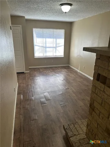 $1,250 | 207 Palmwood Drive, Unit 2, Victoria, TX 77901