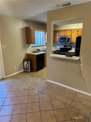 $1,250 | 207 Palmwood Drive, Unit 2, Victoria, TX 77901