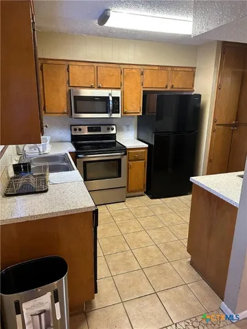 $1,250 | 207 Palmwood Drive, Unit 2, Victoria, TX 77901