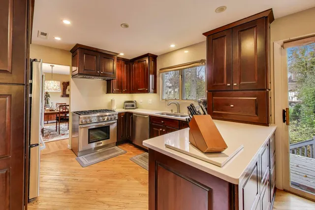 $975,000 | 11515 Burr Oak Lane, Burr Ridge, IL 60527