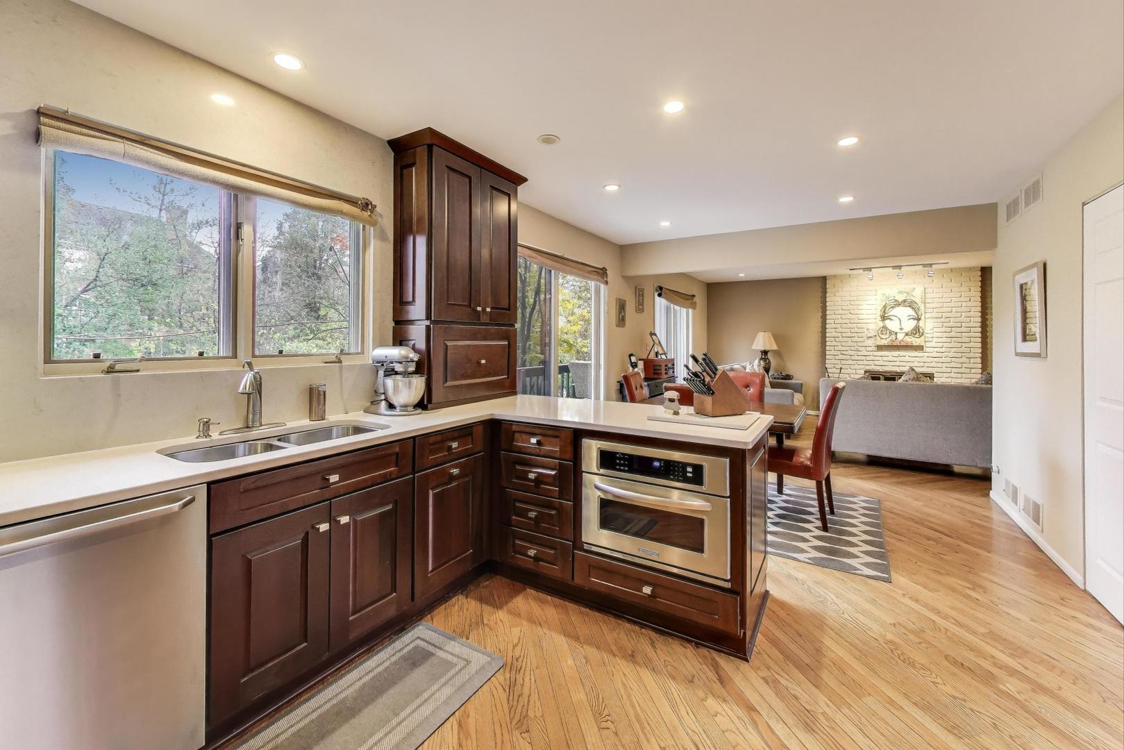 11515 Burr Oak Lane Burr Ridge, IL 60527 - Photo 14 of 73