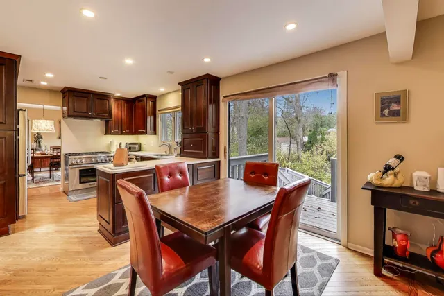 $975,000 | 11515 Burr Oak Lane, Burr Ridge, IL 60527