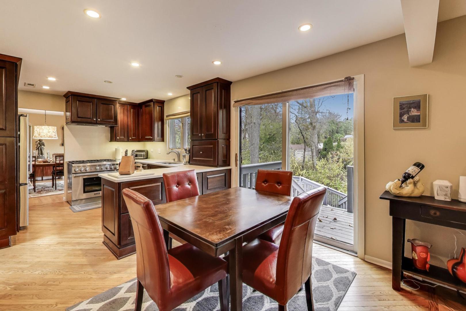 11515 Burr Oak Lane Burr Ridge, IL 60527 - Photo 15 of 73