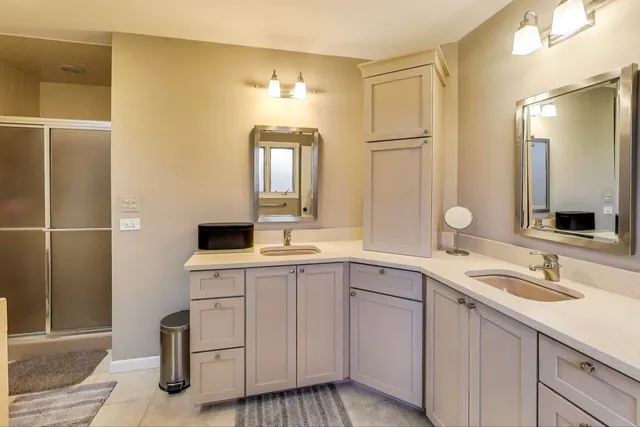 $975,000 | 11515 Burr Oak Lane, Burr Ridge, IL 60527