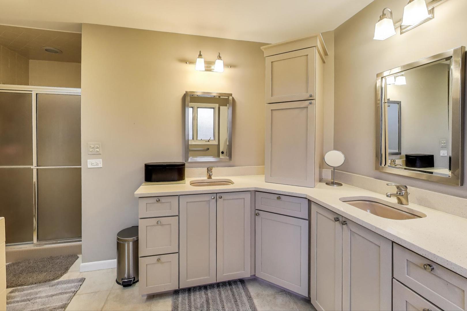 11515 Burr Oak Lane Burr Ridge, IL 60527 - Photo 26 of 73