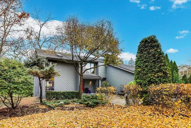 $975,000 | 11515 Burr Oak Lane, Burr Ridge, IL 60527