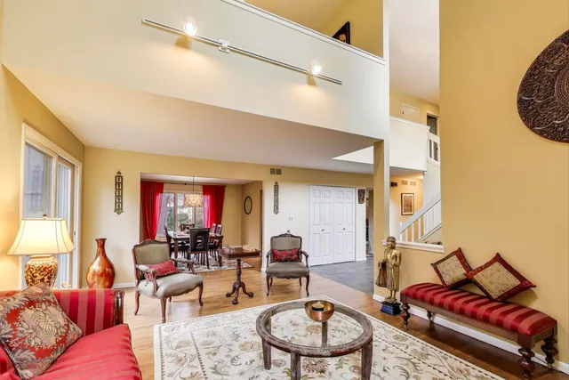 $975,000 | 11515 Burr Oak Lane, Burr Ridge, IL 60527