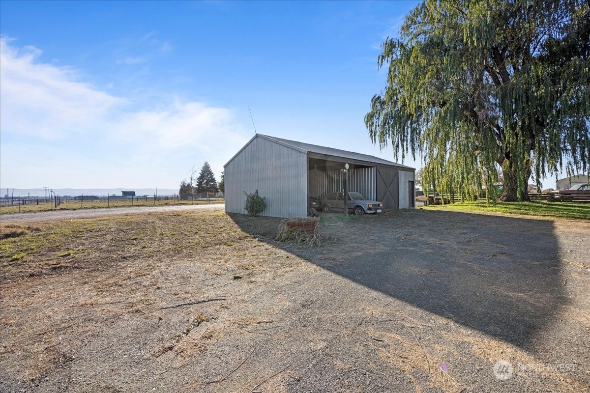 2820 Midvale Road Mabton, WA 98935 - Photo 3 of 30 a view of a ocean view