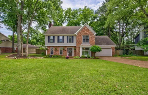 $2,950 | 8327 Poplar Pike, Germantown, TN 38138