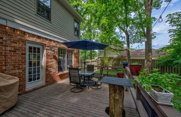 $2,950 | 8327 Poplar Pike, Germantown, TN 38138