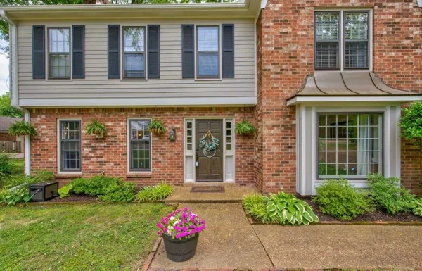 $2,950 | 8327 Poplar Pike, Germantown, TN 38138