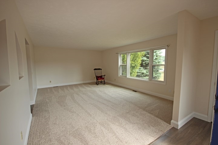 835 North Keystone Road Traverse City, MI 49696 - Photo 15 of 37 1838979-14.JPG