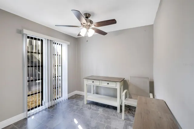 a view of livingroom with furniture