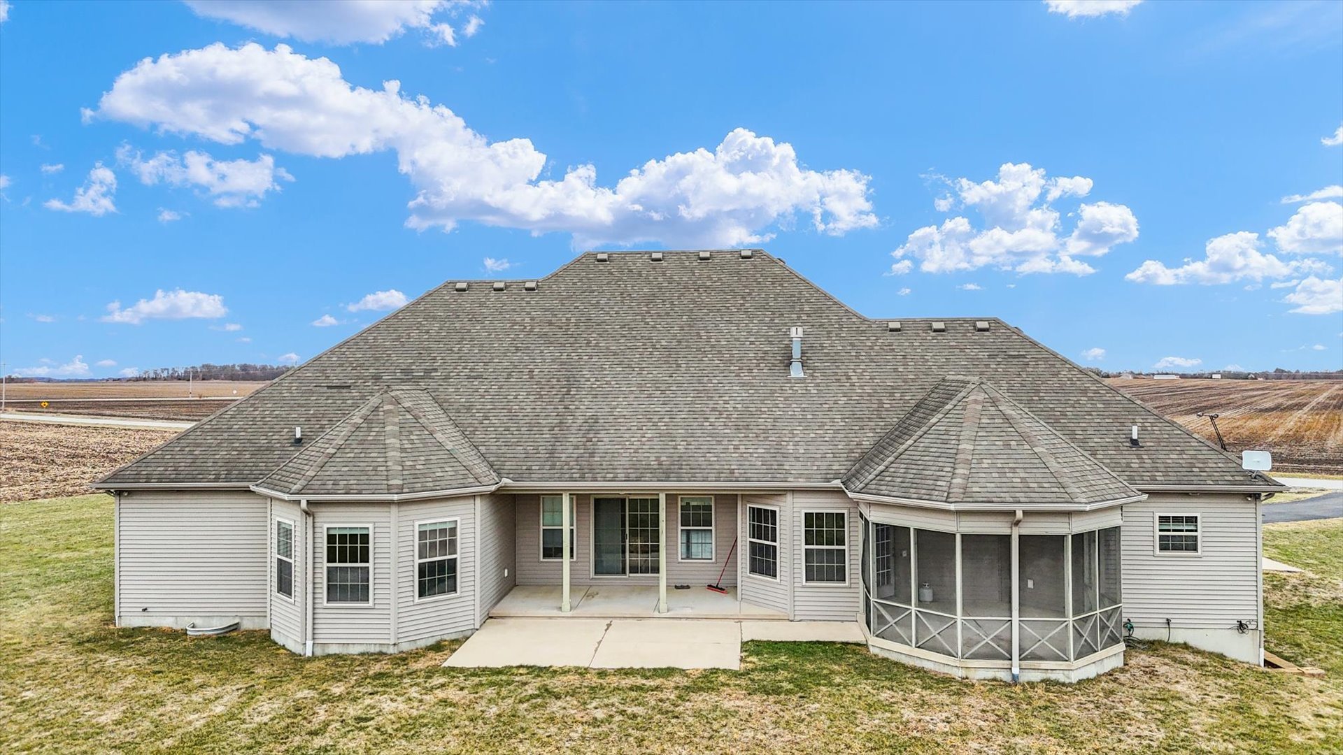 2595 500 East Mahomet, IL 61853 - Photo 58 of 84 a front view of a house with a yard
