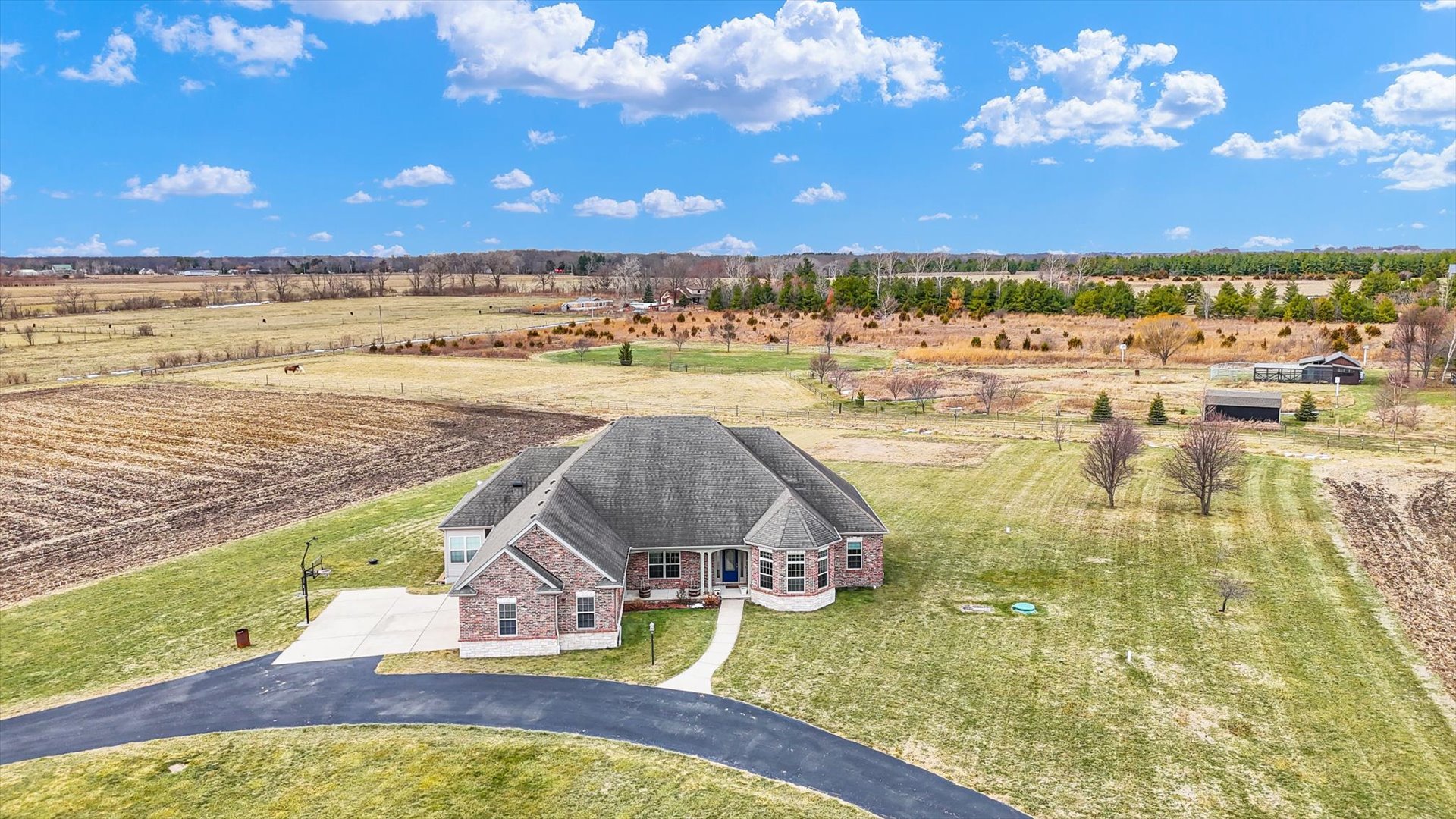 2595 500 East Mahomet, IL 61853 - Photo 67 of 84 a view of an ocean with city view