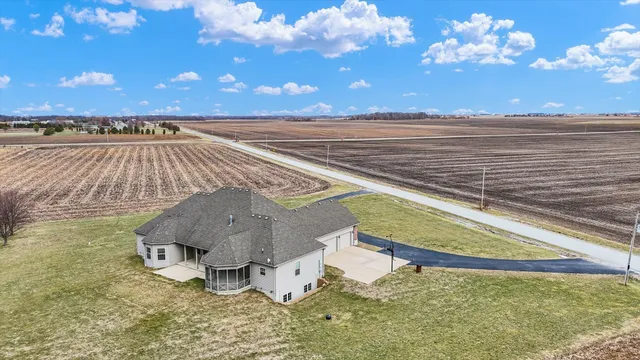 $750,000 | 2595 500 East, Mahomet, IL 61853