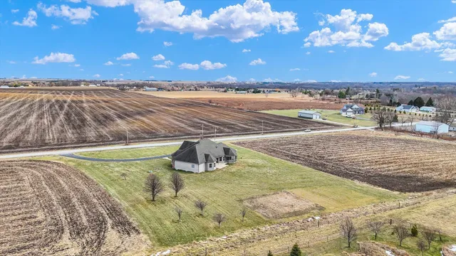 $750,000 | 2595 500 East, Mahomet, IL 61853