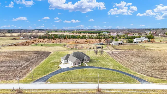 $750,000 | 2595 500 East, Mahomet, IL 61853