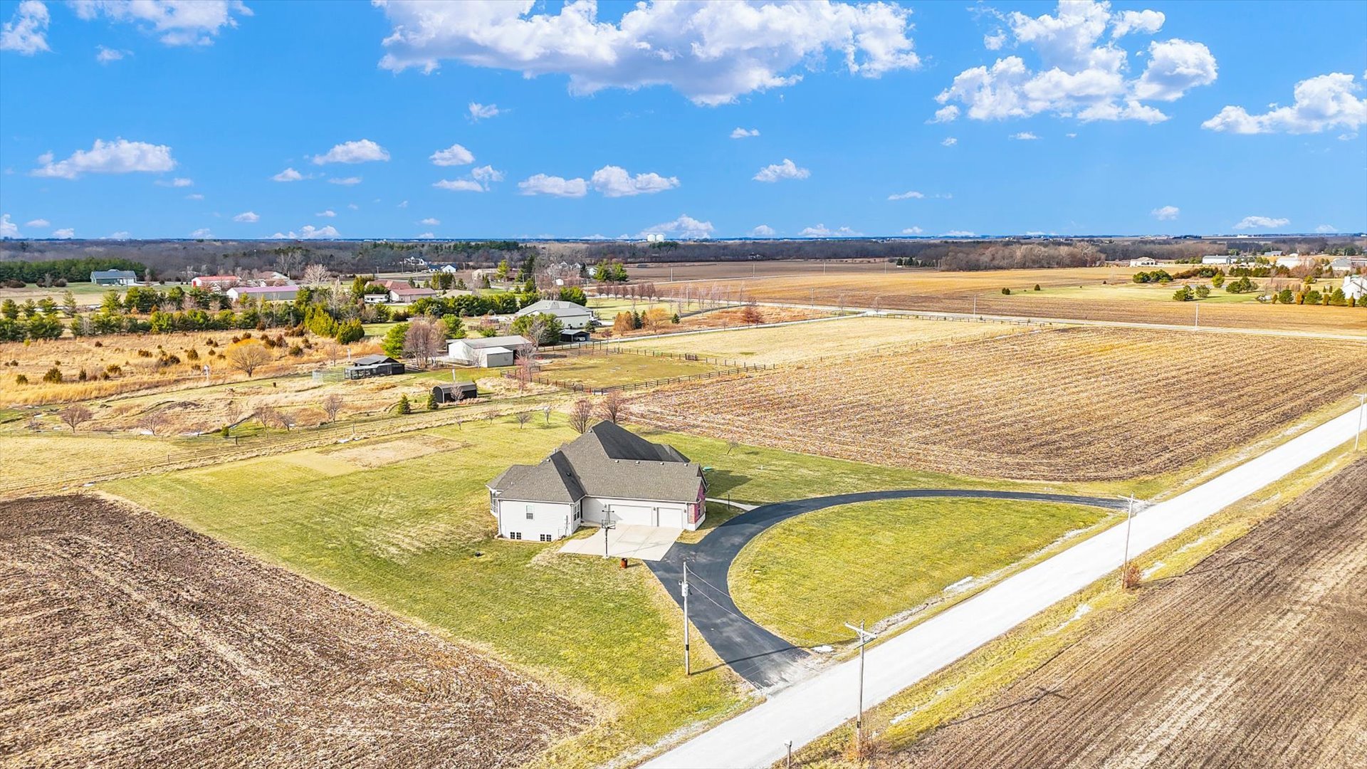 2595 500 East Mahomet, IL 61853 - Photo 75 of 84 a view of an ocean and beach