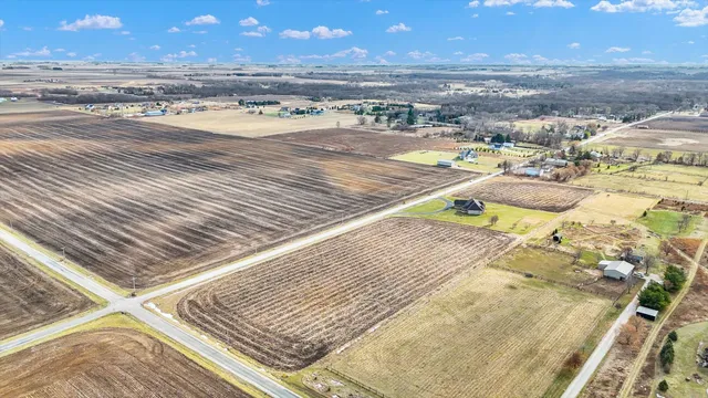 $750,000 | 2595 500 East, Mahomet, IL 61853