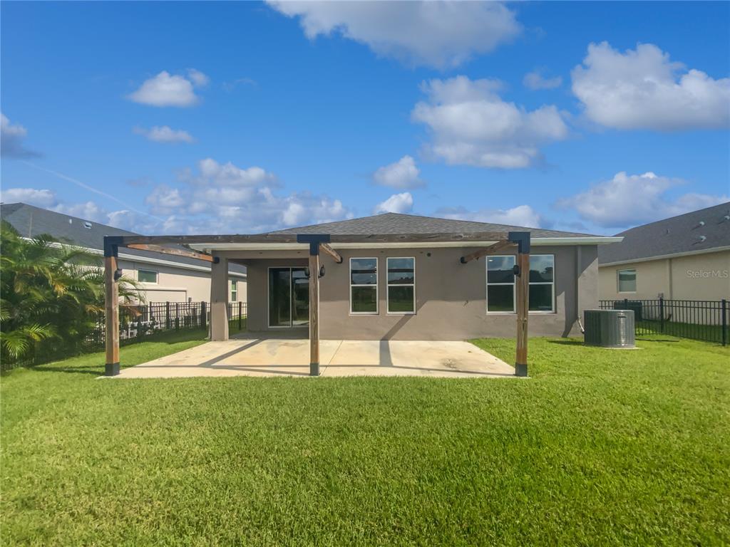 12545 Ryegrass Loop Parrish, FL 34219 - Photo 8 of 23 Gallery Image 8