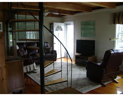 120 Mast Road Pittston, ME 04345 - Photo 9 of 10 Living Room.