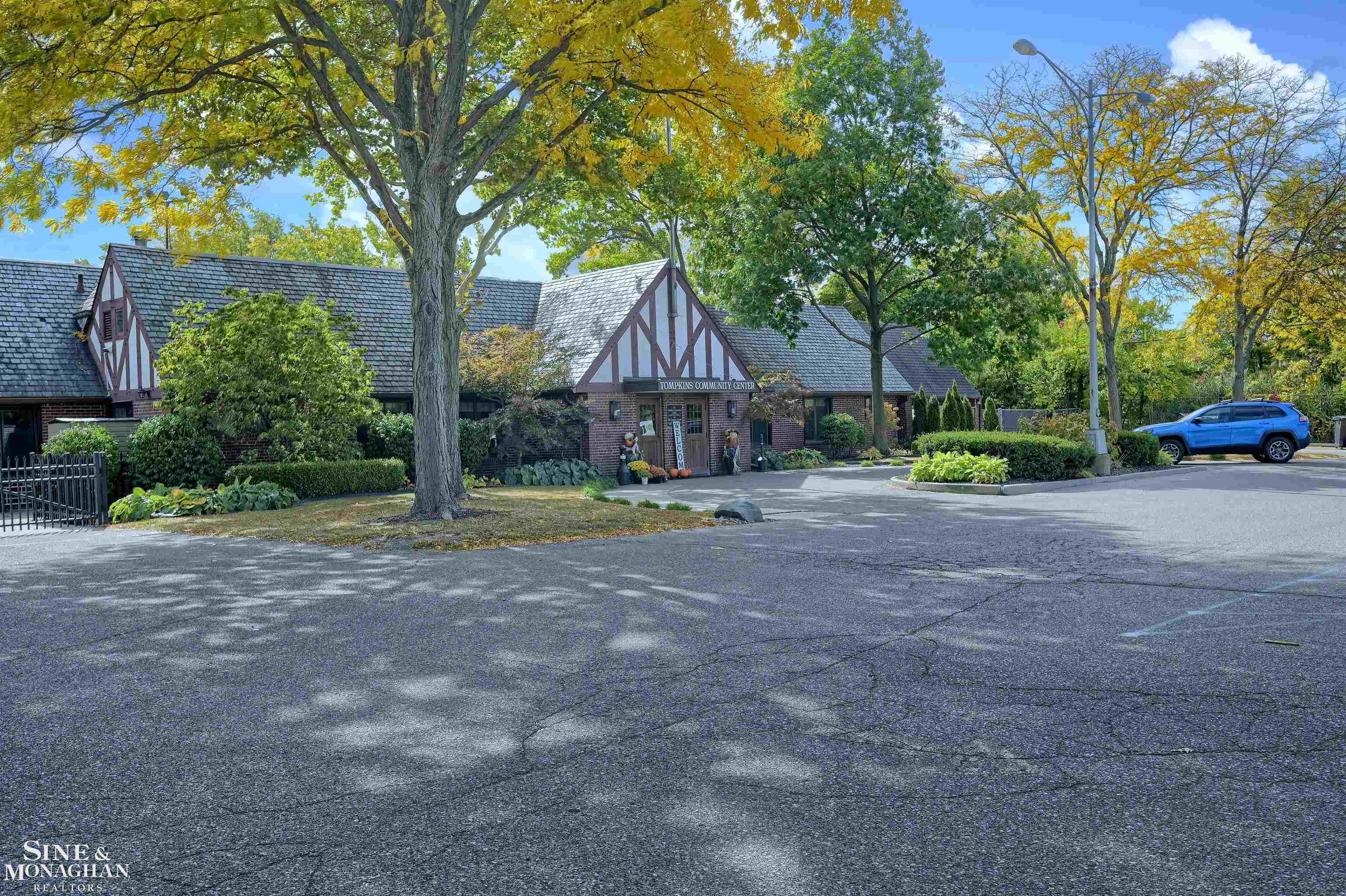 866 Barrington Road Grosse Pointe, MI 48230 - Photo 40 of 46 50105698-49.JPG