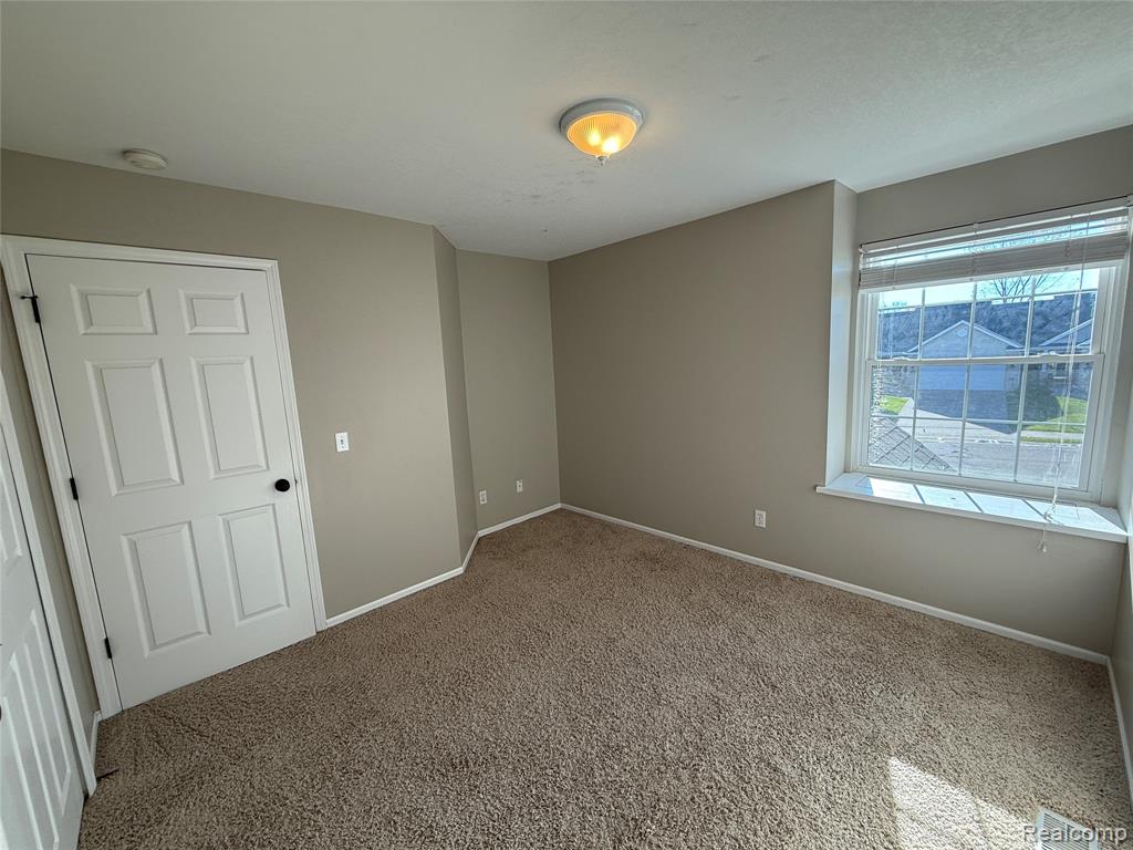 7172 Kings Way Flushing, MI 48433 - Photo 23 of 41
