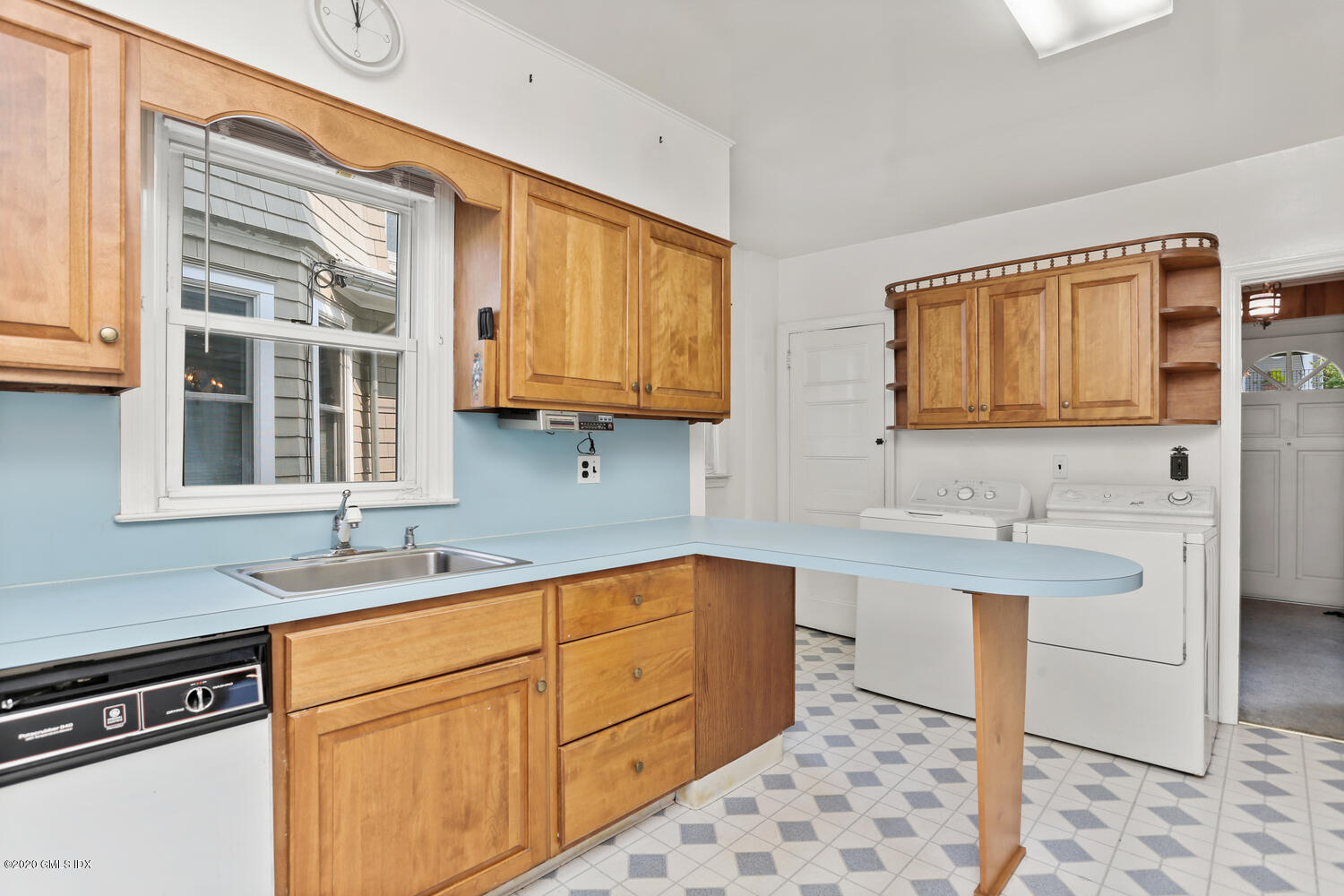 50 Locust Street Greenwich, CT 06830 - Photo 7 of 25 50 Locust St Greenwich CT-large-016-025-
