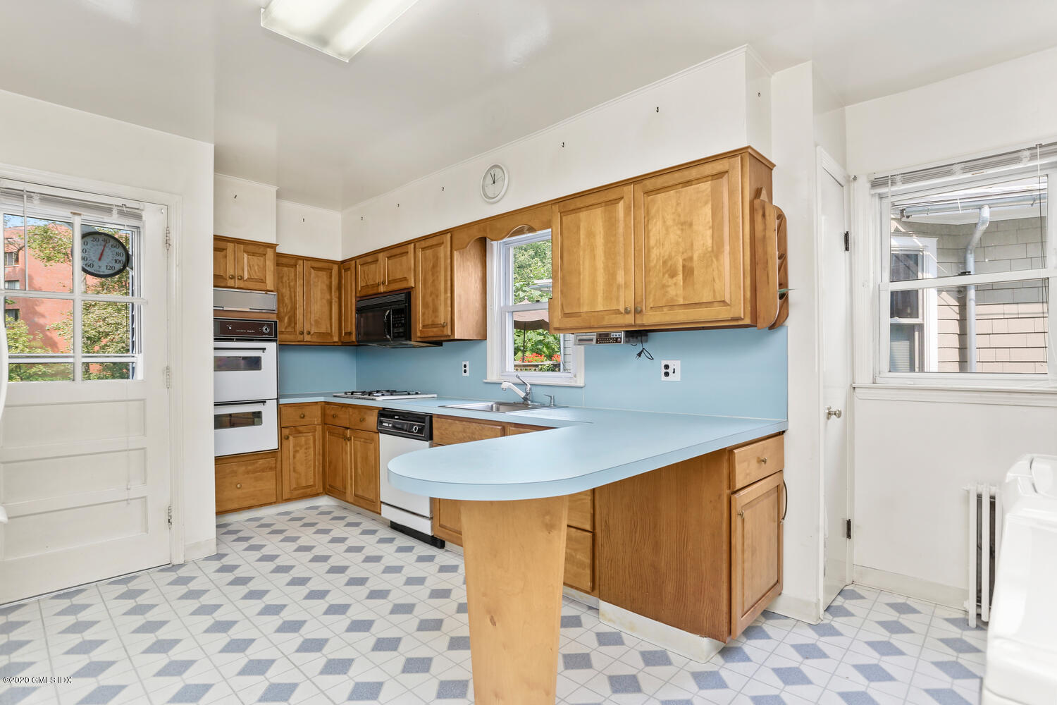50 Locust Street Greenwich, CT 06830 - Photo 8 of 25 50 Locust St Greenwich CT-large-013-020-