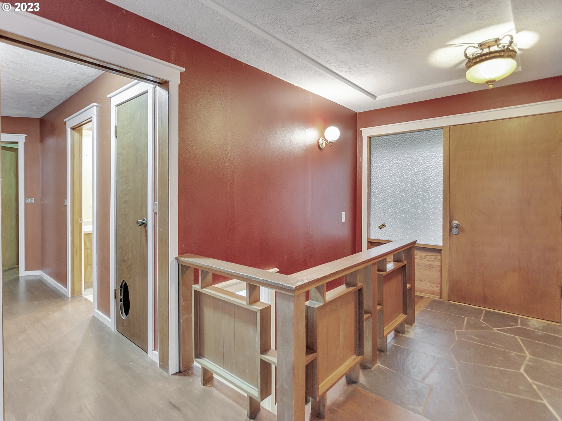 930 Southwest 95th Avenue Portland, OR 97225 - Photo 4 of 39 Entrance/Foyer