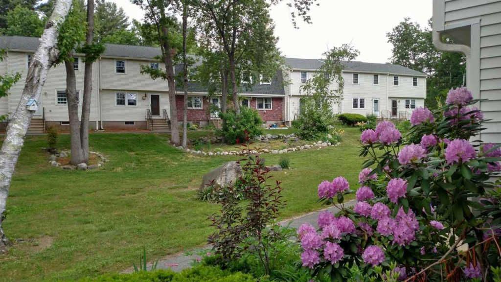 19 Olde Country Village Road Londonderry, NH 03053 - Photo 2 of 35 Gallery Image 2