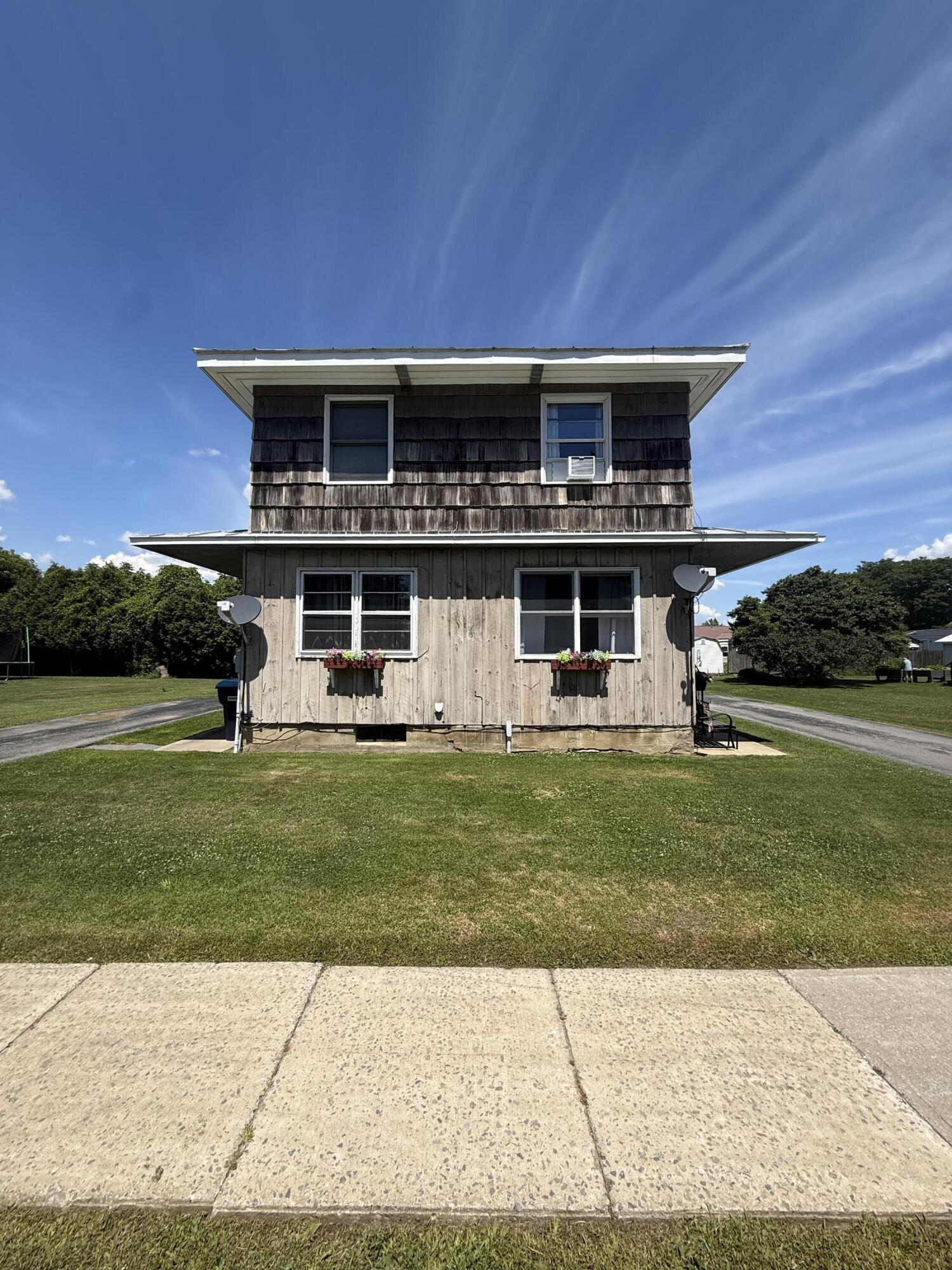 42 Washington Avenue Rouses Point, NY 12979 - Photo 2 of 9