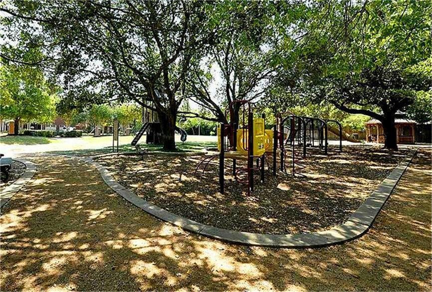 2611 Tangley Street Houston, TX 77005 - Photo 31 of 31 One of the many neighborhood pocket parks in West University Place.