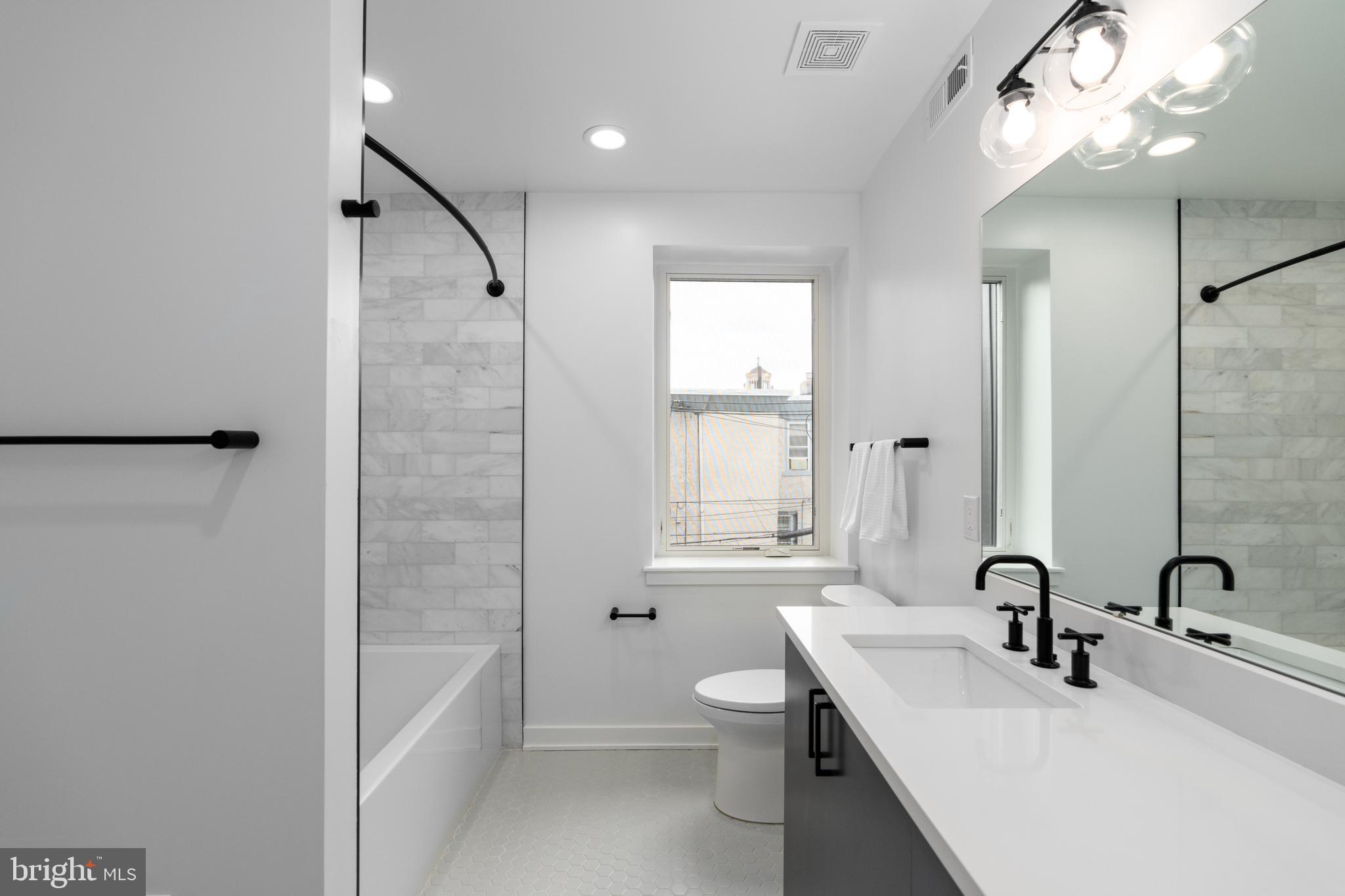 2345 Christian Street Philadelphia, PA 19146 - Photo 33 of 57