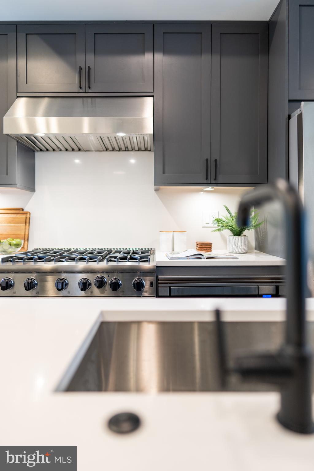 2345 Christian Street Philadelphia, PA 19146 - Photo 10 of 57