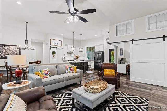 $549,900 | 6107 Chantilly Bend, Waterloo, IL 62298