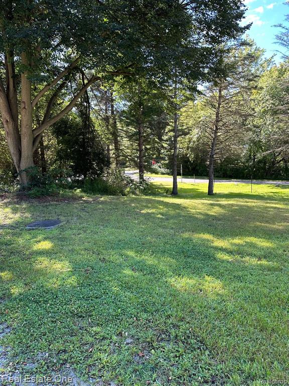 175 North Hospital Road Waterford, MI 48327 - Photo 16 of 26