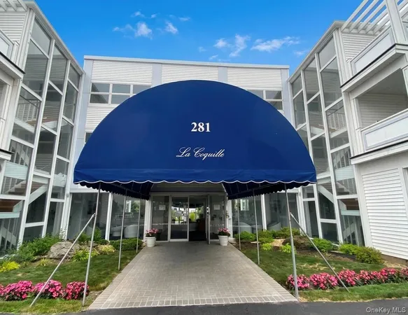 $525,000 | 281 Dune Road, Unit 18A, Westhampton Beach, NY 11978