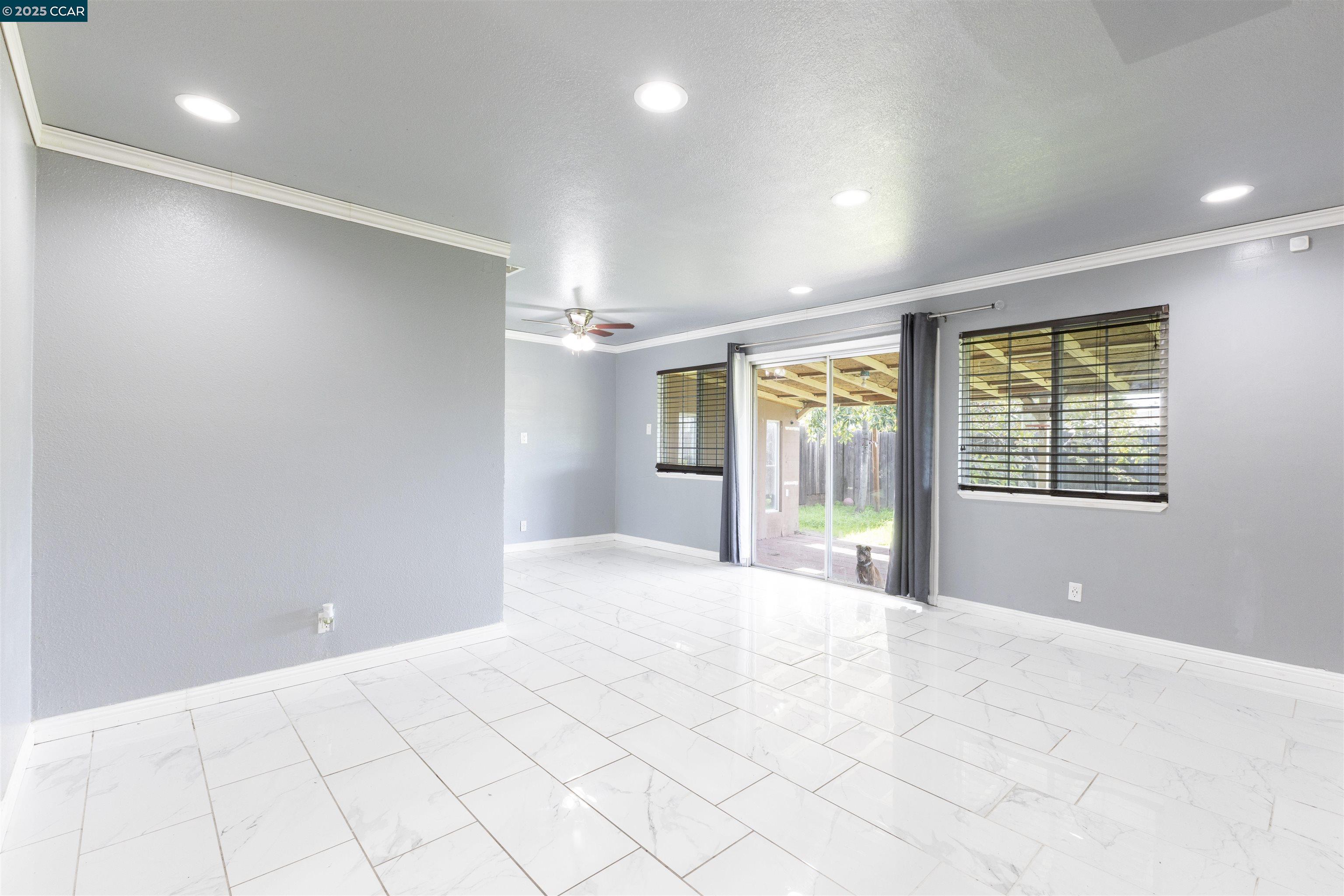 2106 Goff Avenue Pittsburg, CA 94565 - Photo 7 of 27 a view of an empty room with a window