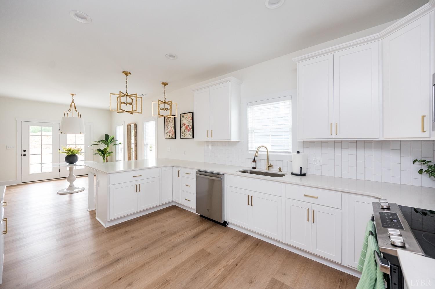 574 Leesville Road Lynchburg, VA 24502 - Photo 14 of 54