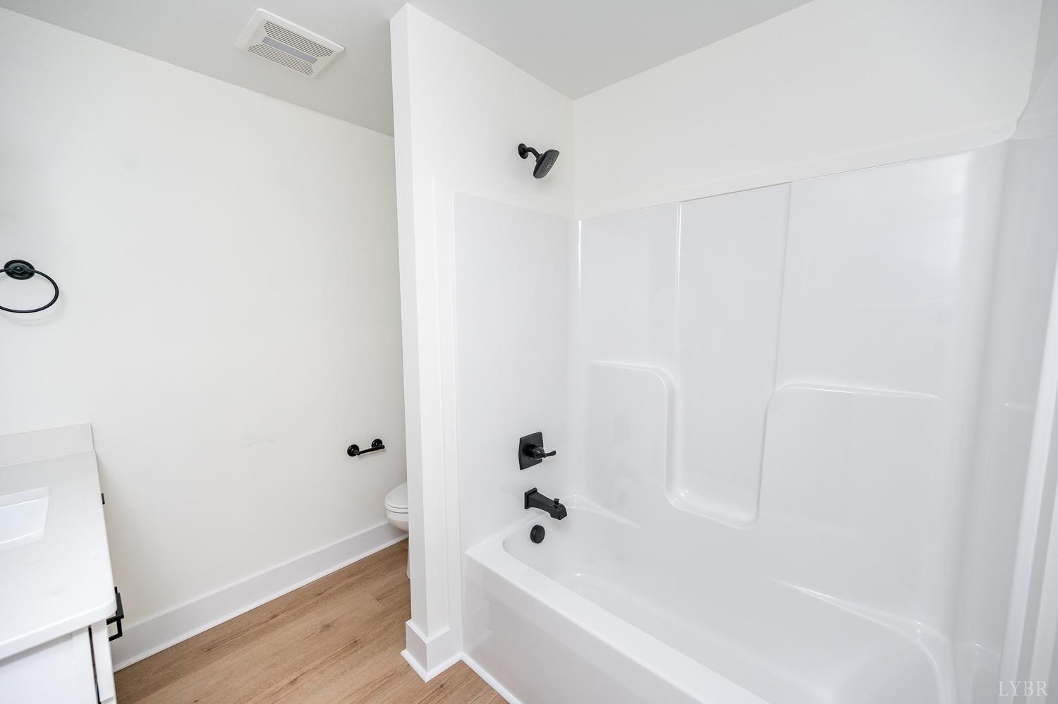 574 Leesville Road Lynchburg, VA 24502 - Photo 48 of 54 a bathroom with a bathtub