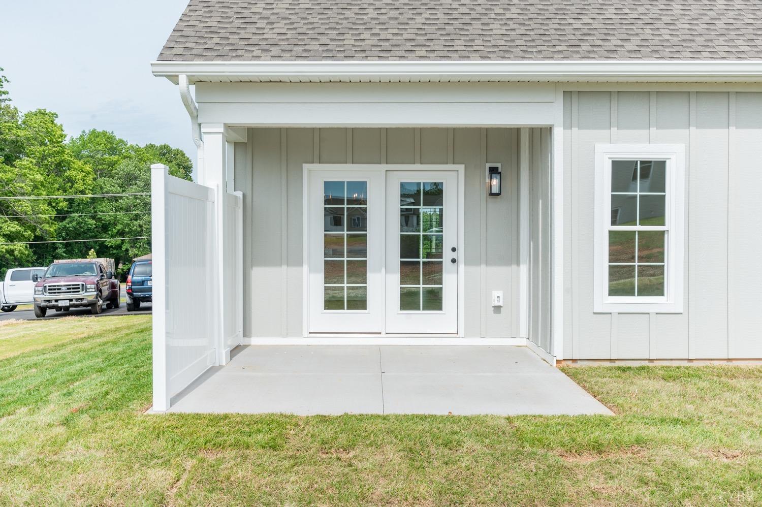 574 Leesville Road Lynchburg, VA 24502 - Photo 52 of 54 a front view of a house with a yard