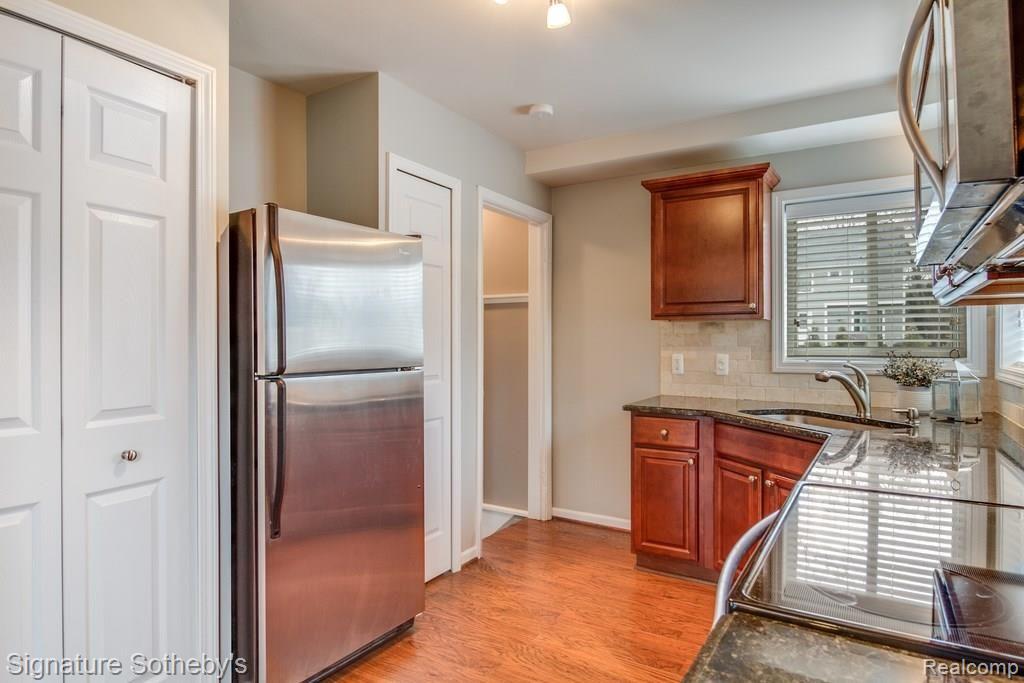 2563 Dorchester Road Birmingham, MI 48009 - Photo 7 of 27