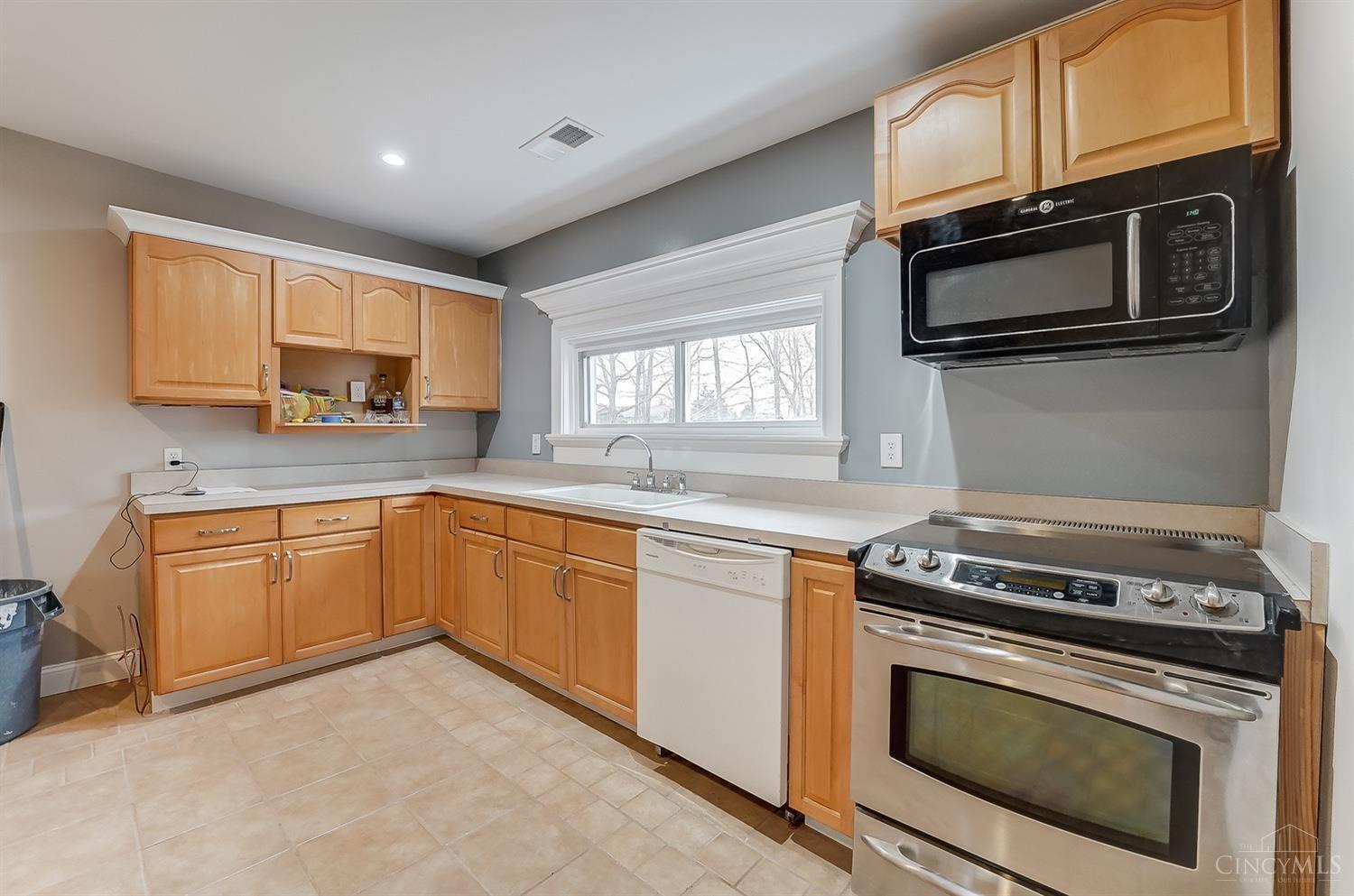 7880 Keister Road Middletown, OH 45042 - Photo 17 of 38