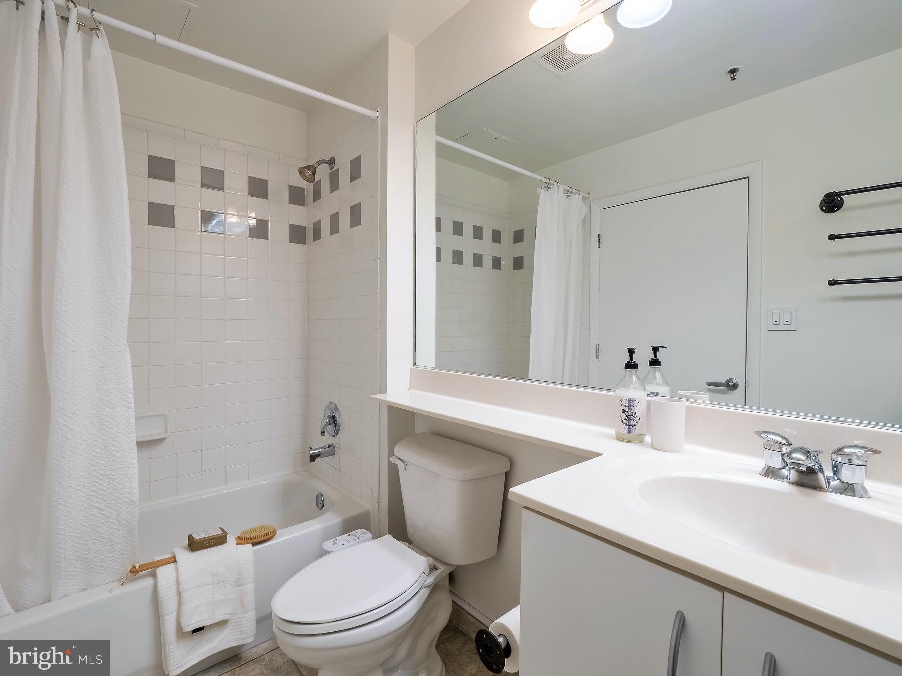 1300 N Street Northwest, Unit 9 Washington, DC 20005 - Photo 25 of 44