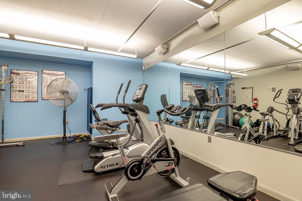 1300 N Street Northwest, Unit 9 Washington, DC 20005 - Photo 40 of 44