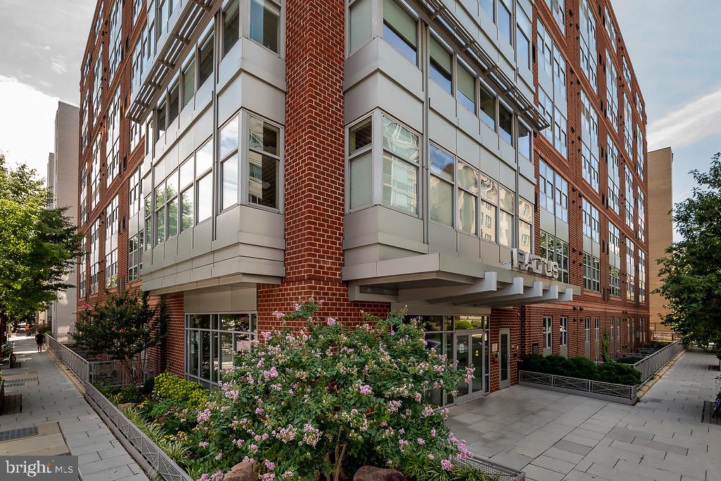 1300 N Street Northwest, Unit 9 Washington, DC 20005 - Photo 42 of 44