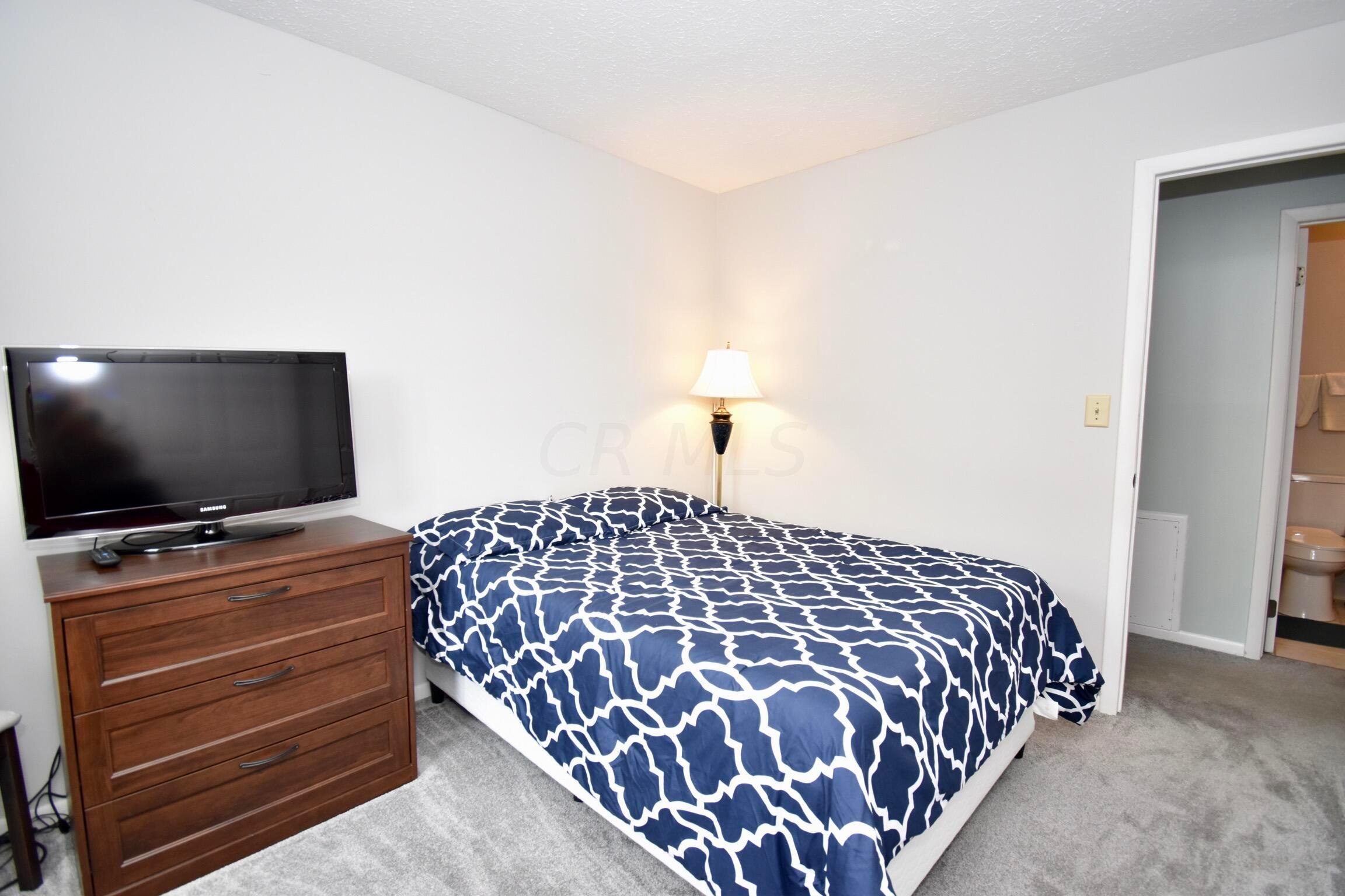 2271 Hedgerow Road, Unit 2271D Columbus, OH 43220 - Photo 11 of 26 842028D7-2B60-4FF9-B2E1-062C87A28FC3